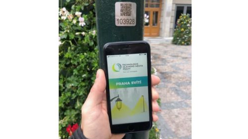 Praha doplní štítky na stožárech veřejného osvětlení QR kódy