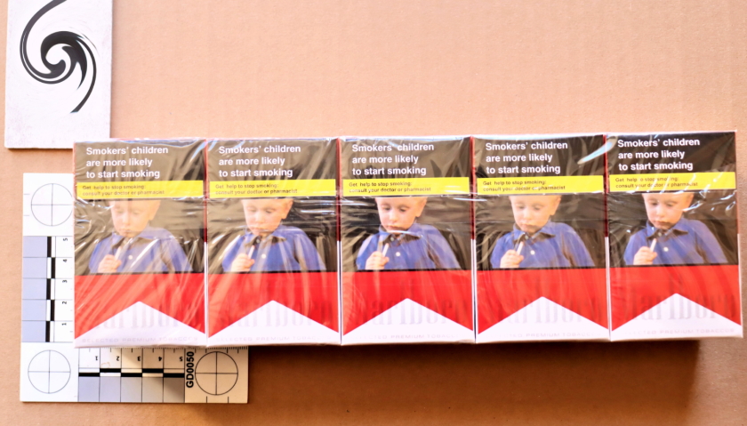 celníci daně cigarety