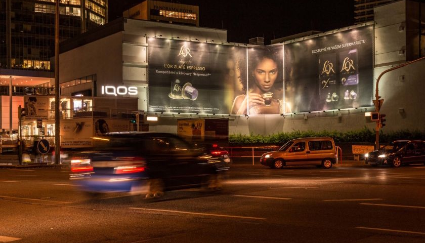 plachta reklama billboard