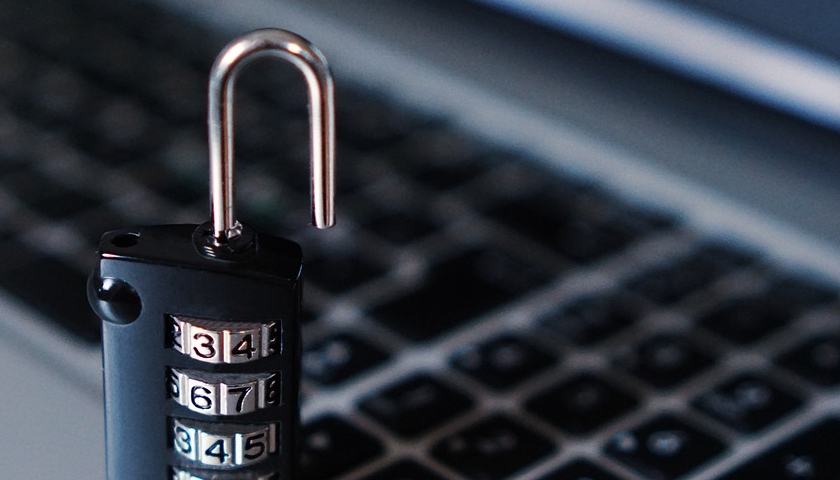 zámek cyber security